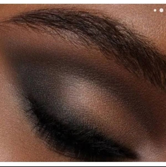 LASH STEP MATTE ABOUT YOU EYESHADOW PALETTE - Picture 5 of 5